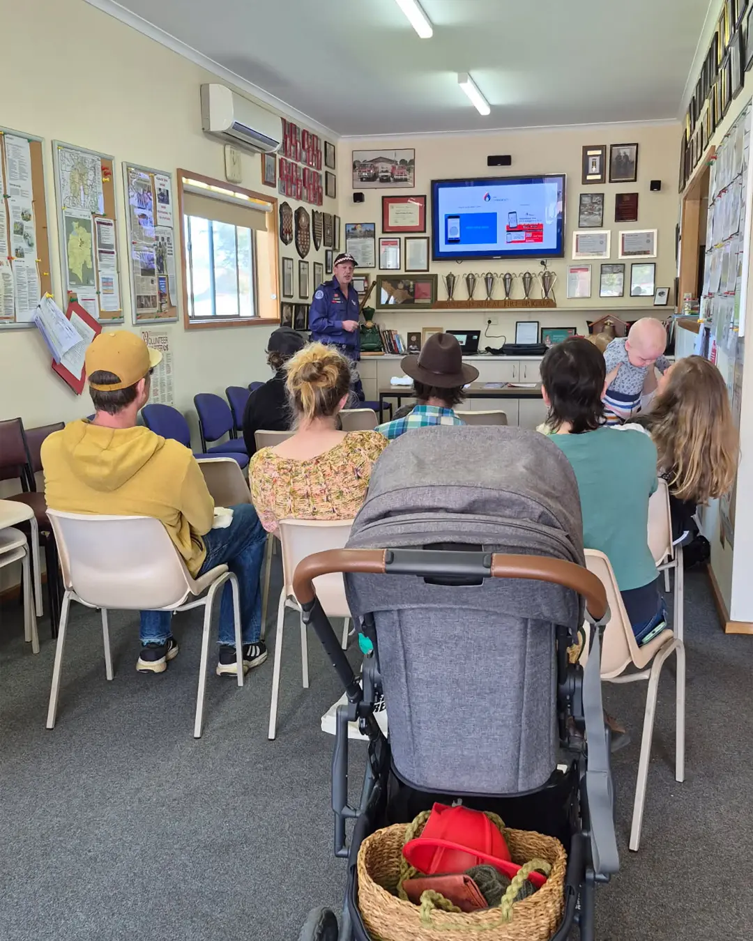 Explaining the Vic Emergency app.