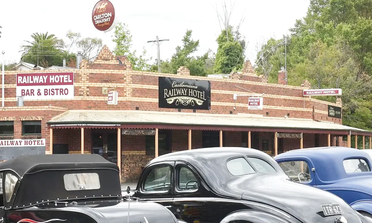 Railway Hotel in Castlemaine