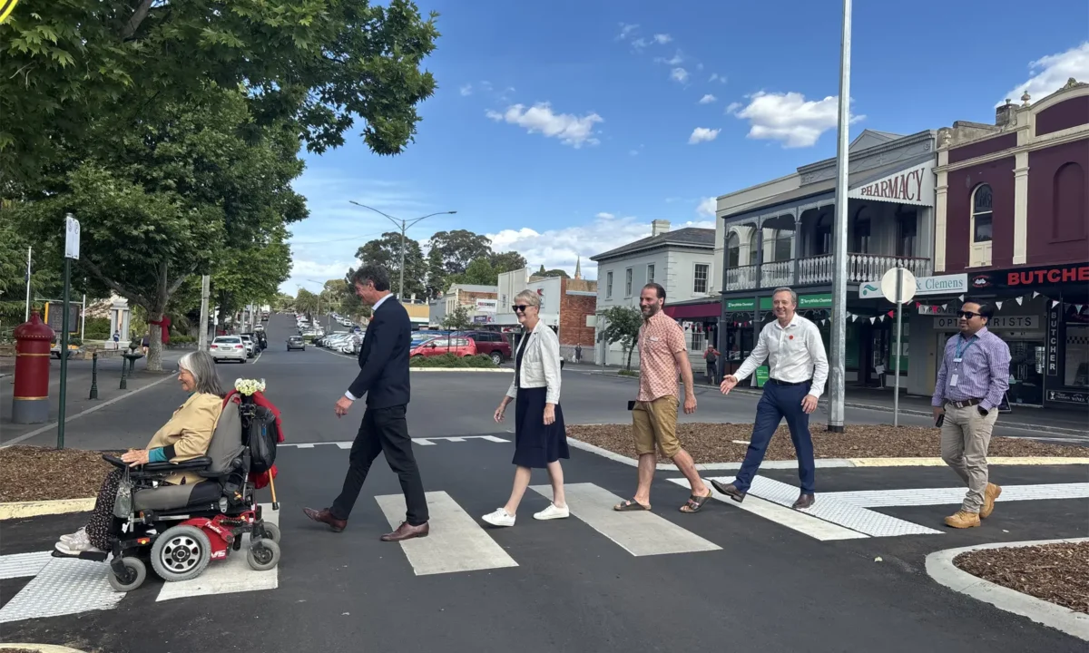 L-R Mount Alexander Shire Disability Advocacy Group Chair Lorraine Le Plastrier, Mayor Toby Heydon, Maree Edwards MP, Councillor Lucas Maddock, MASC Director of Infrastructure and Development Michael Annear, and MASC Project Engineer Amrit Pun Magar.