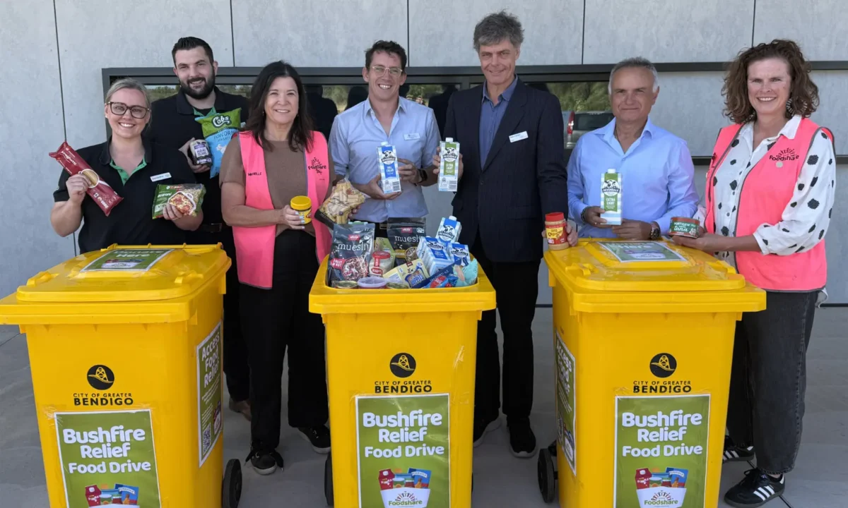 Mount Alexander Shire Council Mayor Toby Heydon with members of Bendigo Foodshare for the Bushfire Relief Food Drive.
