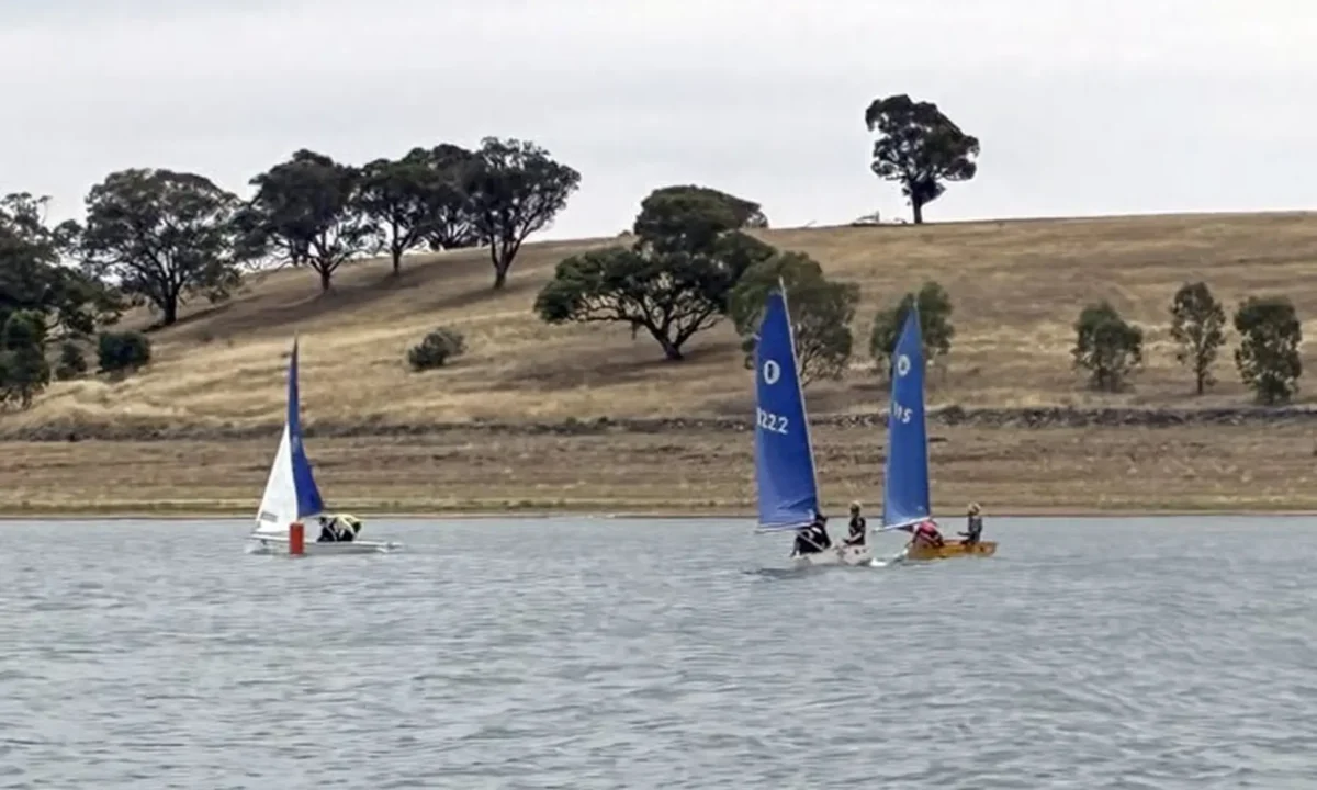 Sailing on Cairn Curran.
